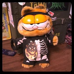 Vintage  Skeleton Garfield & Friends Stuffy